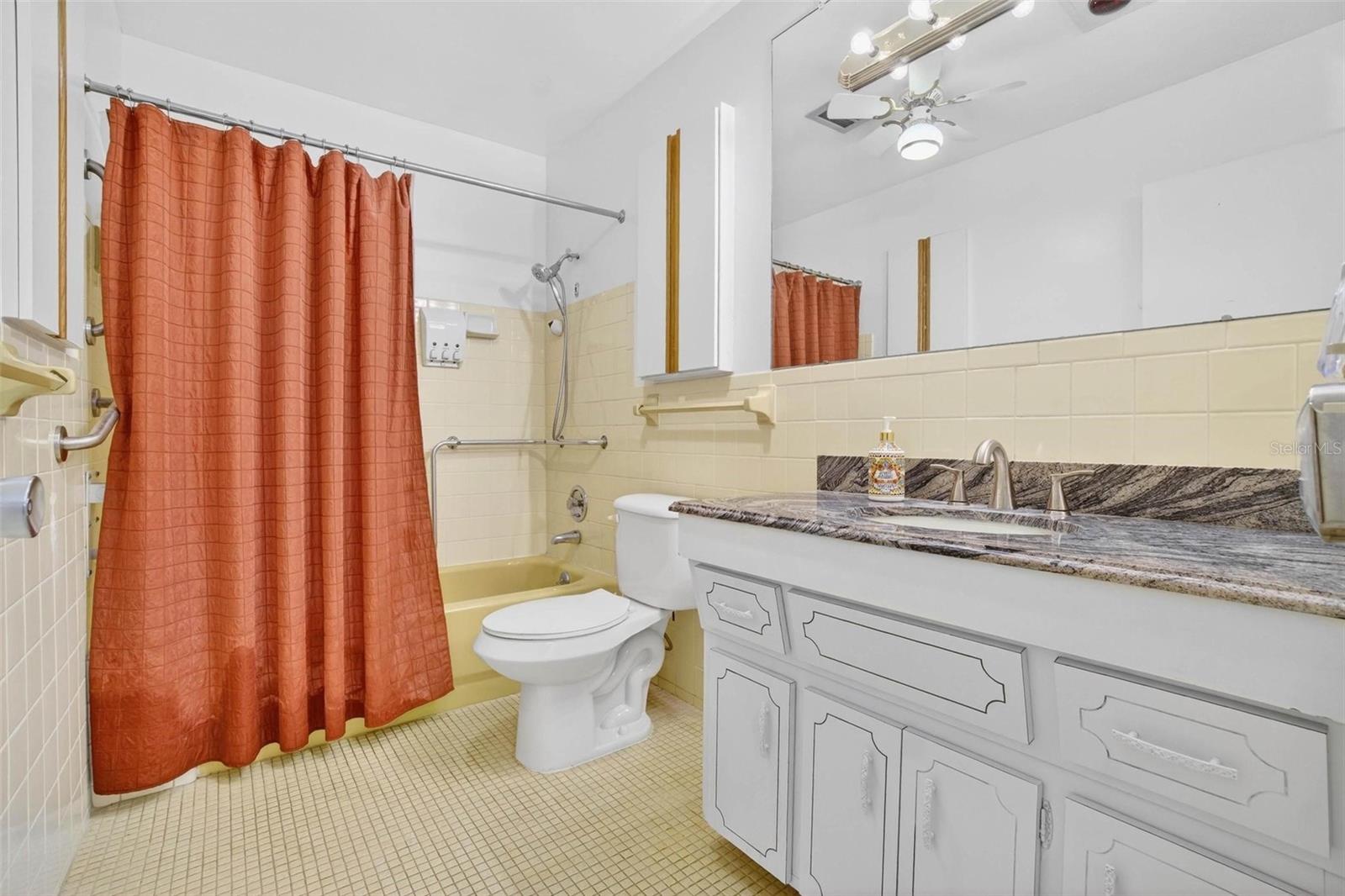 ON TOP OF THE WORLD - Residential