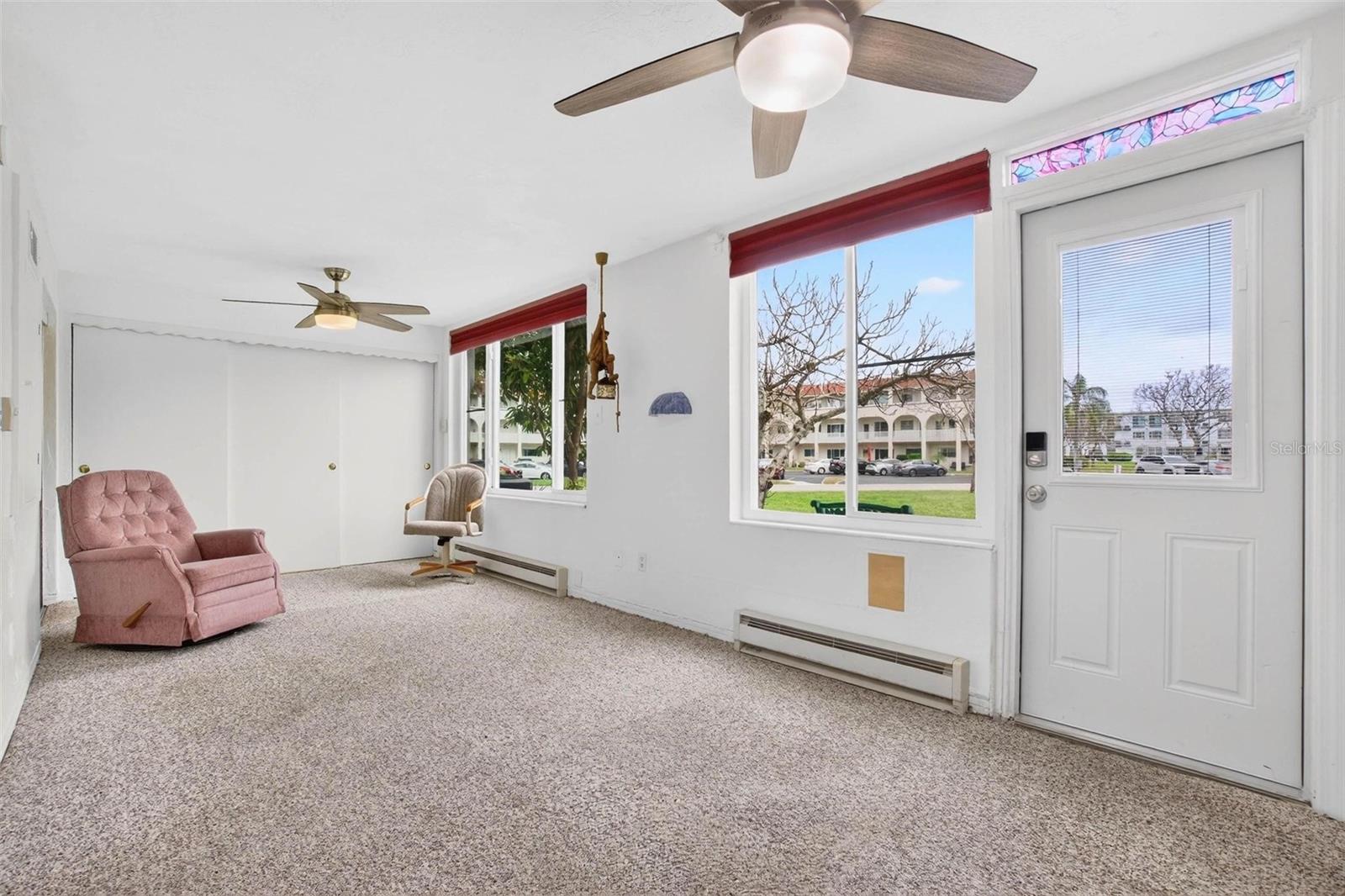 ON TOP OF THE WORLD - Residential