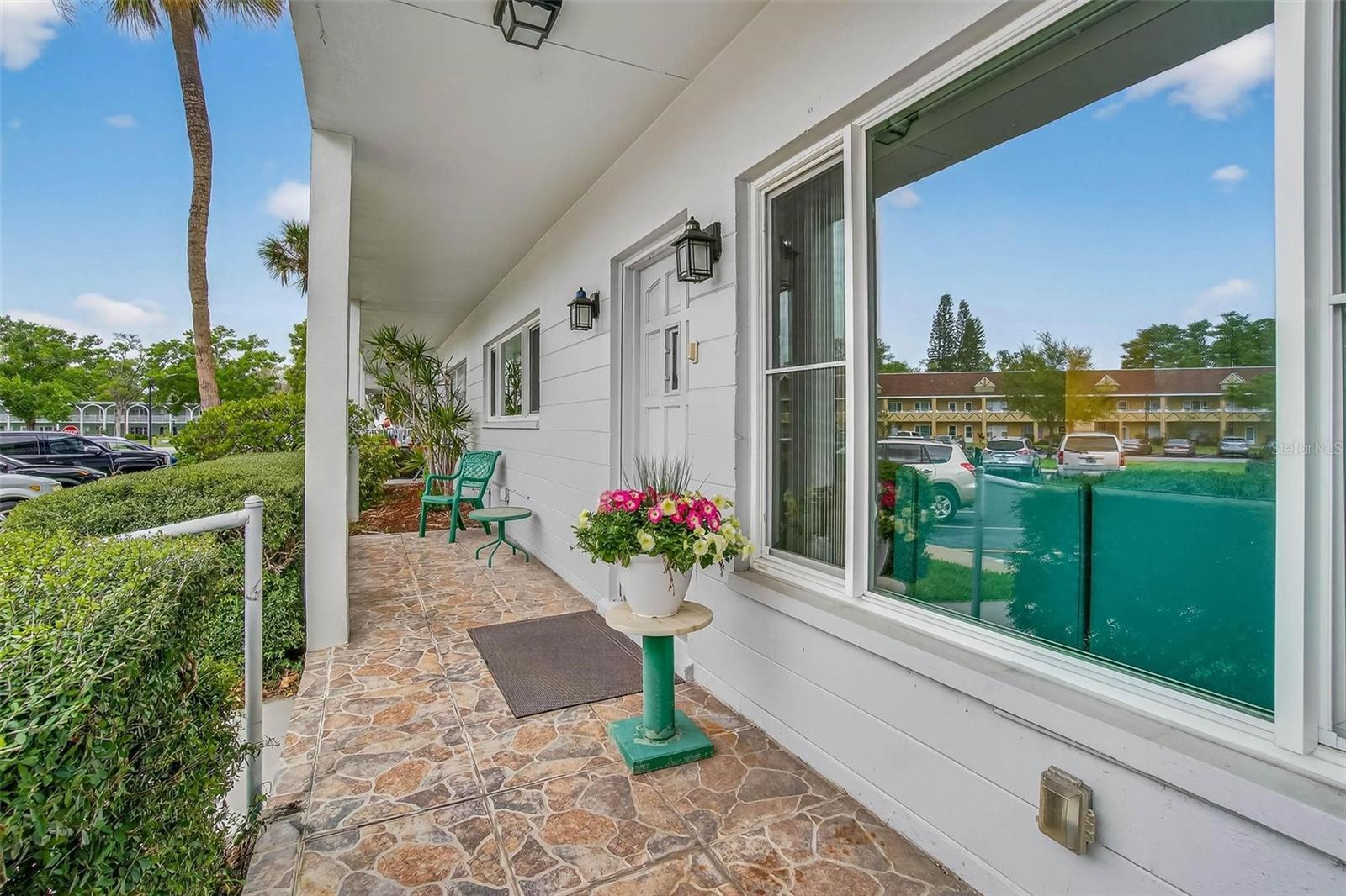 ON TOP OF THE WORLD - Residential