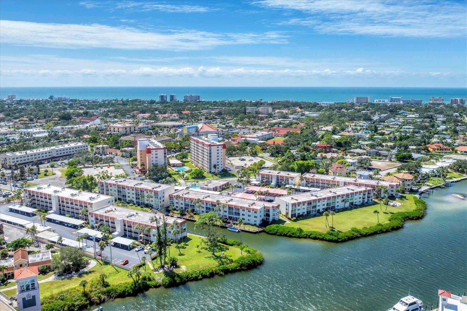 BELLA COSTA II - Residential