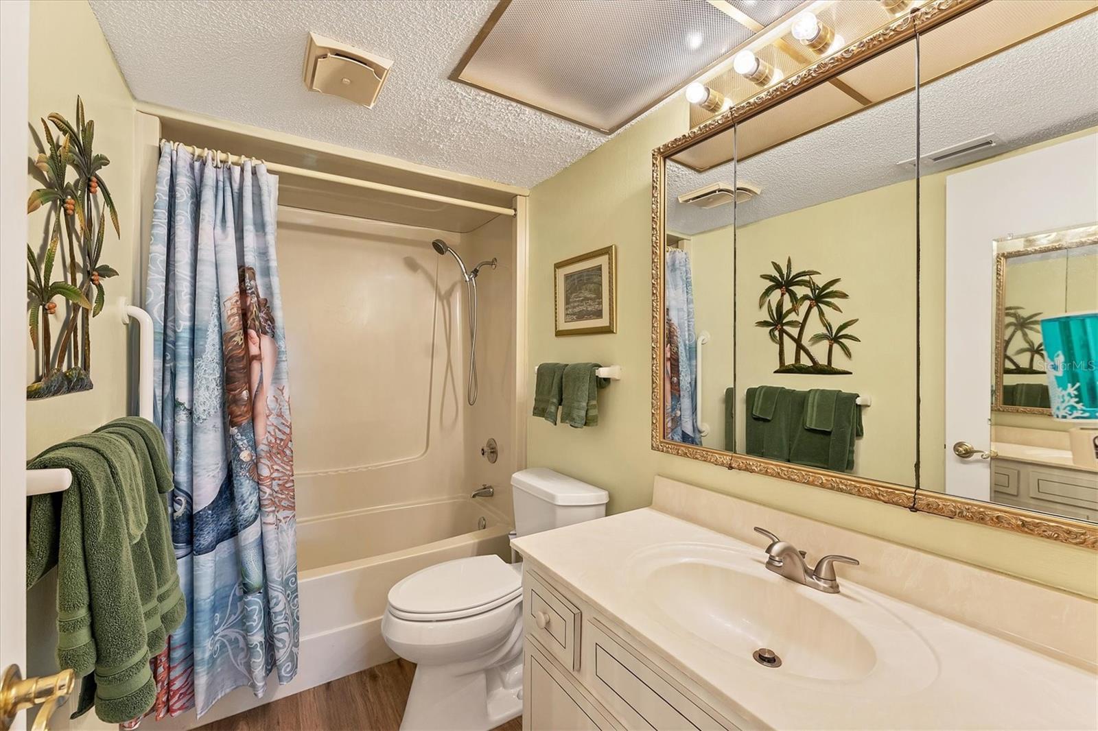 BELLA COSTA II - Residential