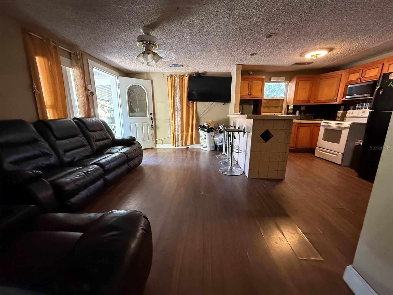 PINECREST - Residential