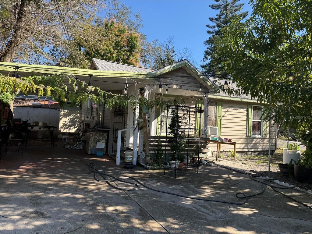 Photo of 10 Mays Street, Plant City, FL 33563 (MLS # TB8460136)