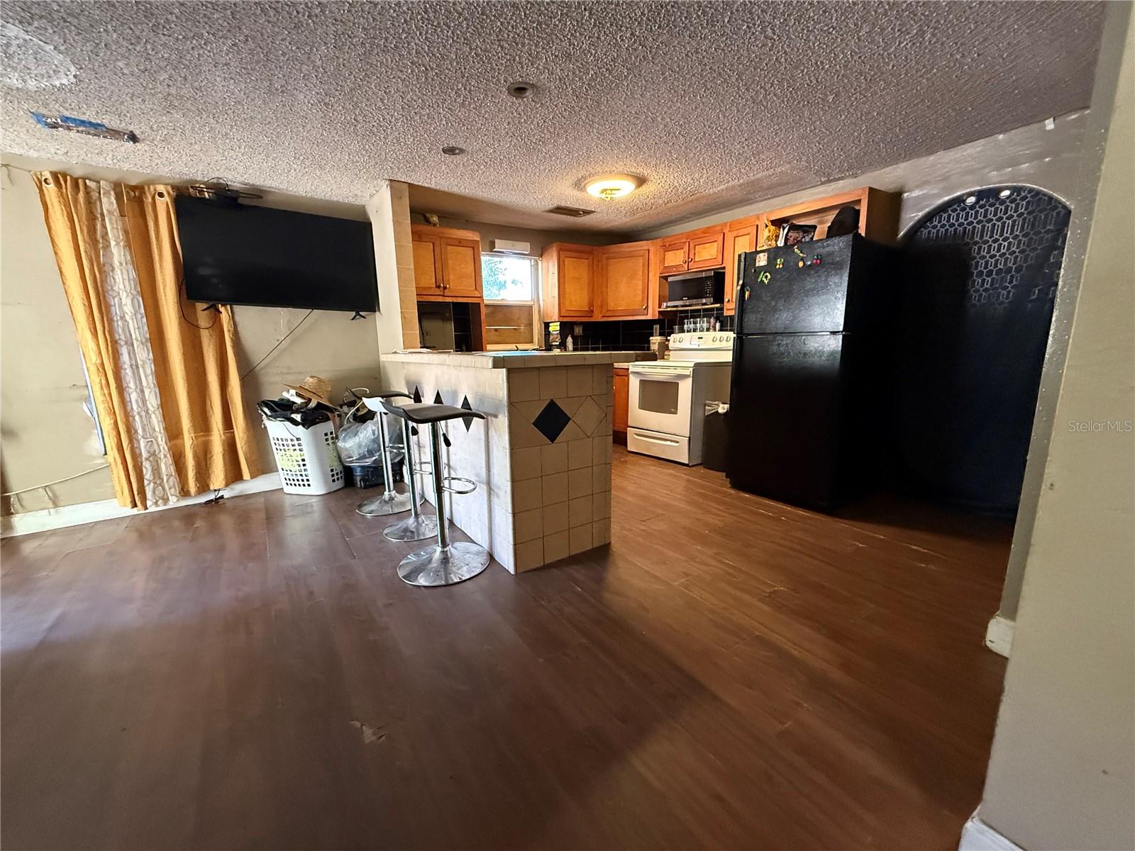 PINECREST - Residential