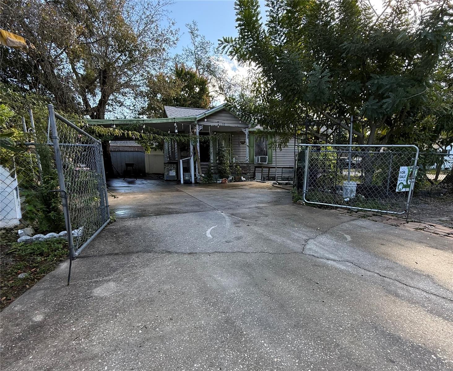 PINECREST - Residential