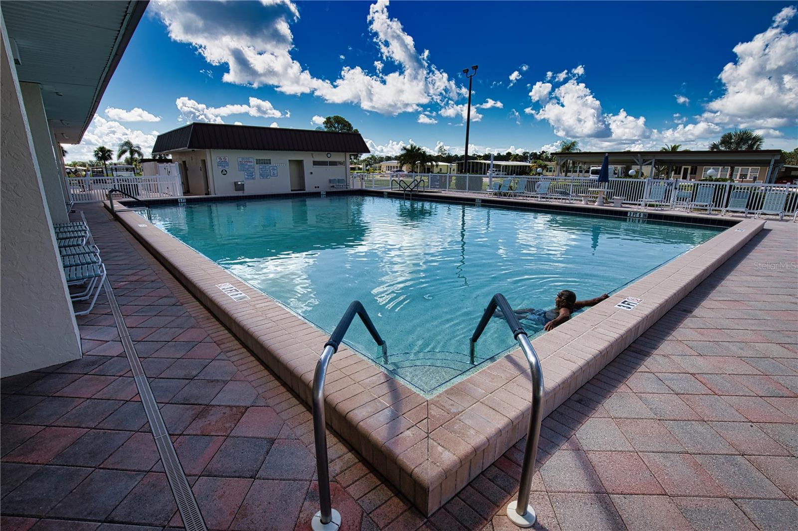 LA CASA MHP CO-OP - Residential