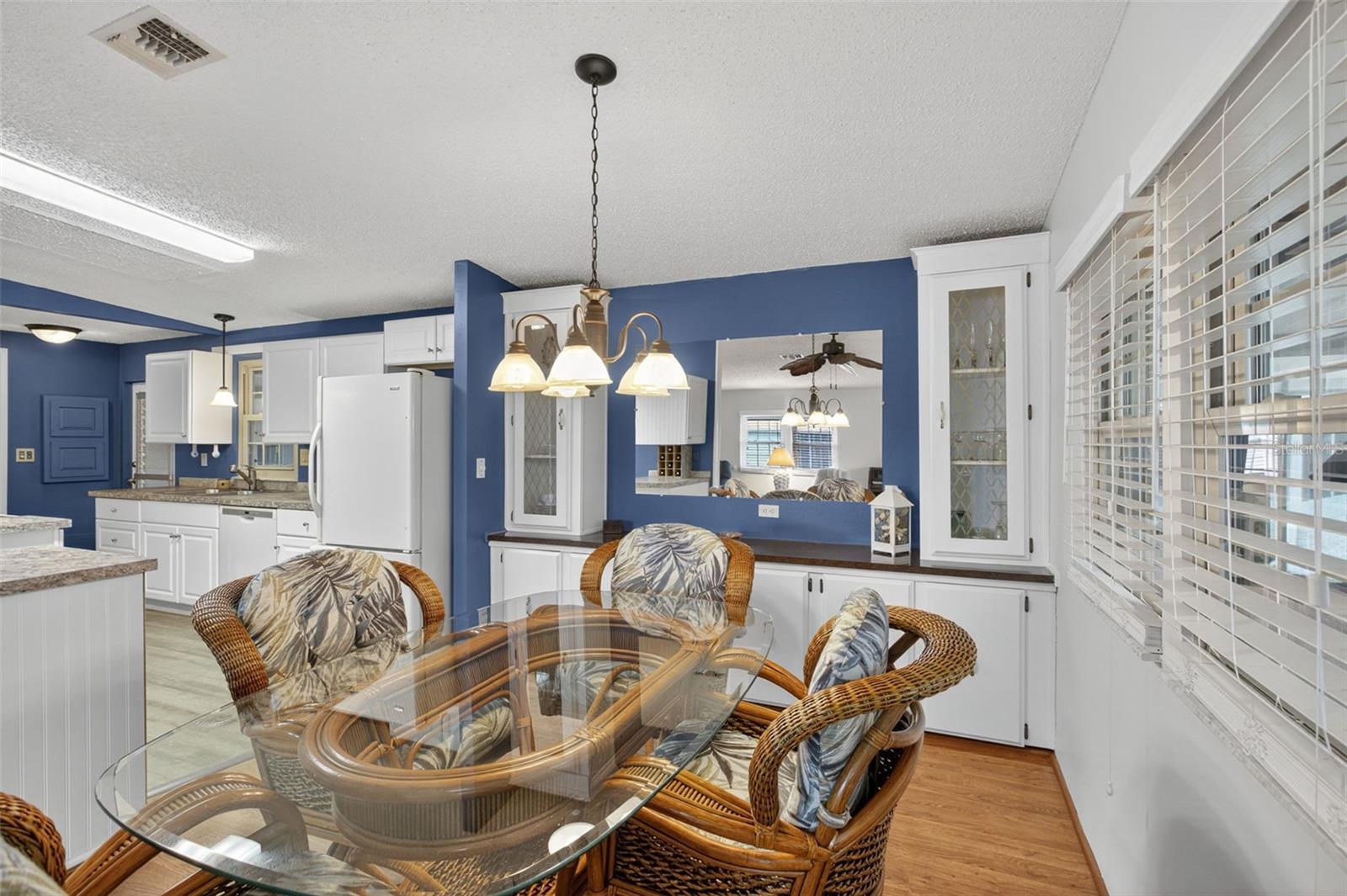 LA CASA MHP CO-OP - Residential