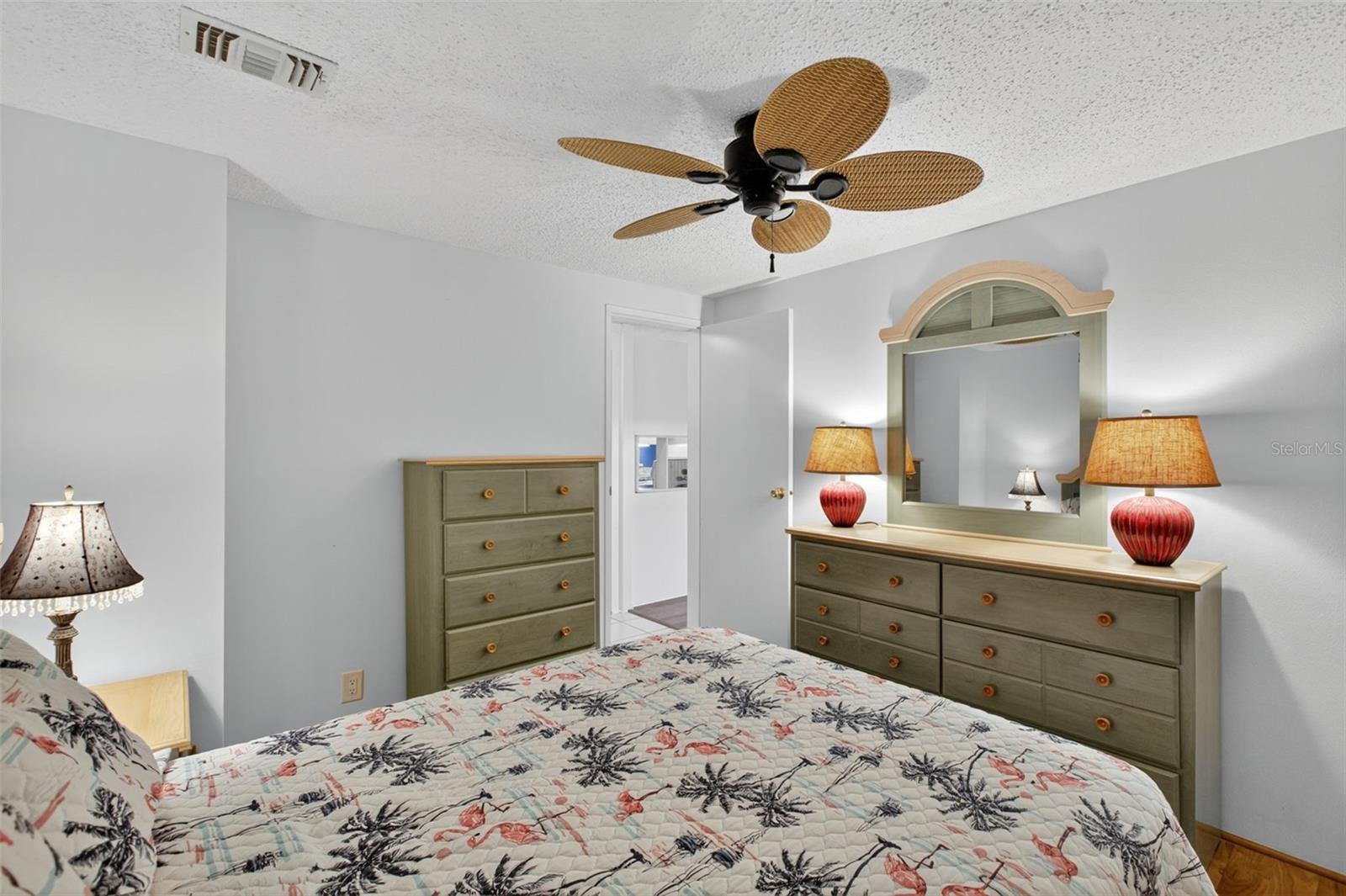 LA CASA MHP CO-OP - Residential