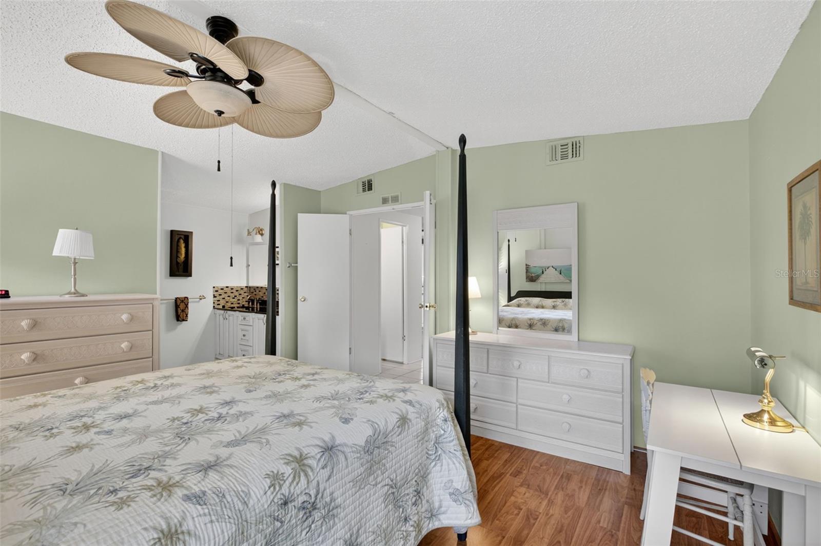 LA CASA MHP CO-OP - Residential