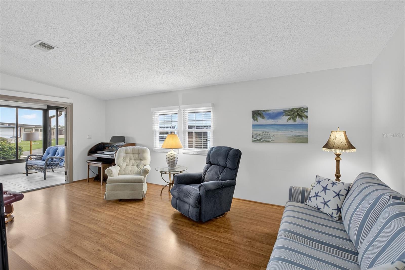 LA CASA MHP CO-OP - Residential