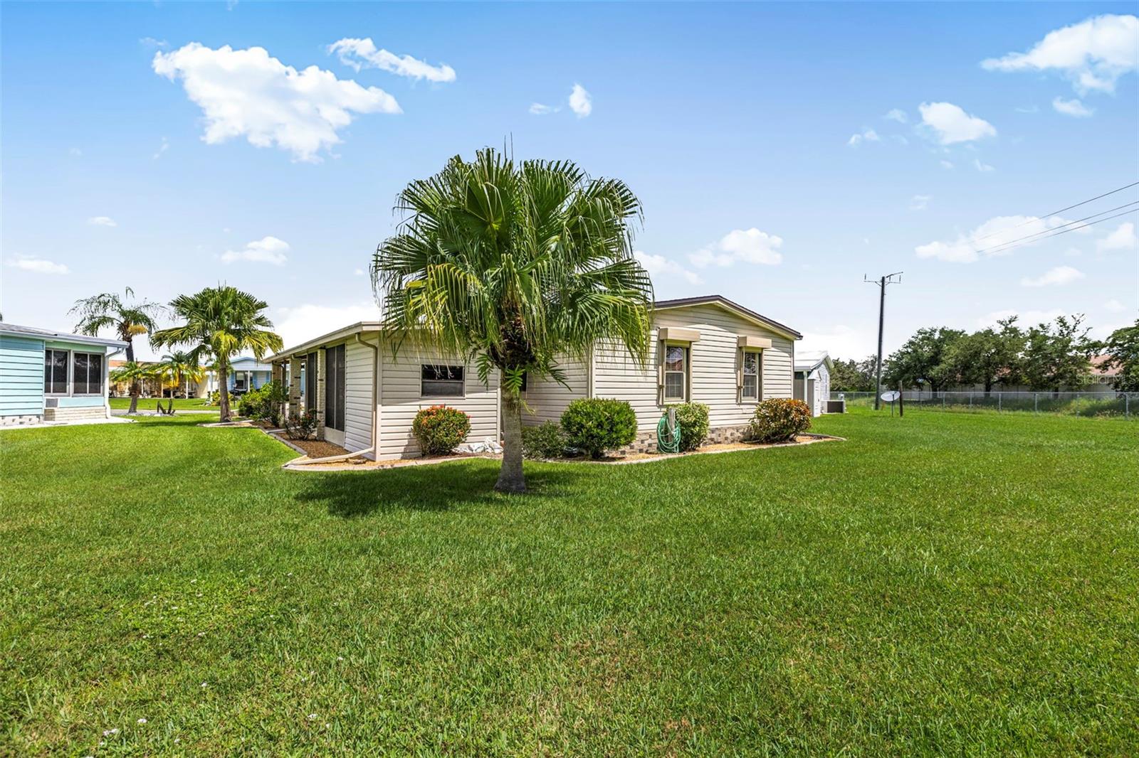 LA CASA MHP CO-OP - Residential