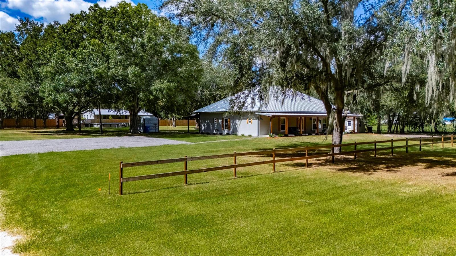 TEMPLE PINES - Residential