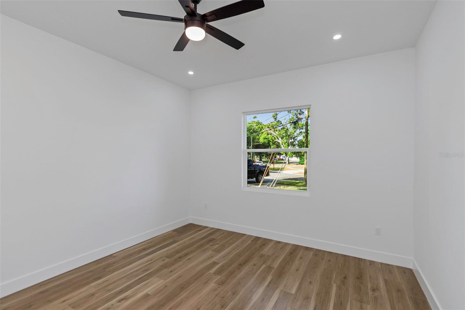 NEWPORT UNIT 1 - Residential