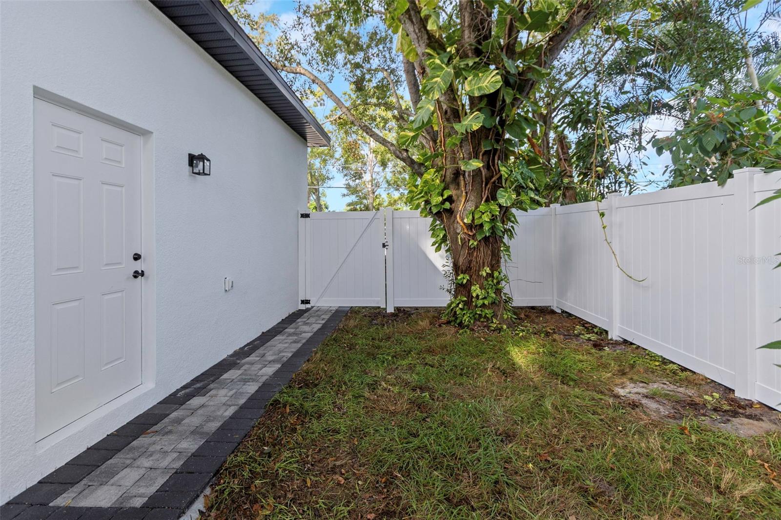 NEWPORT UNIT 1 - Residential