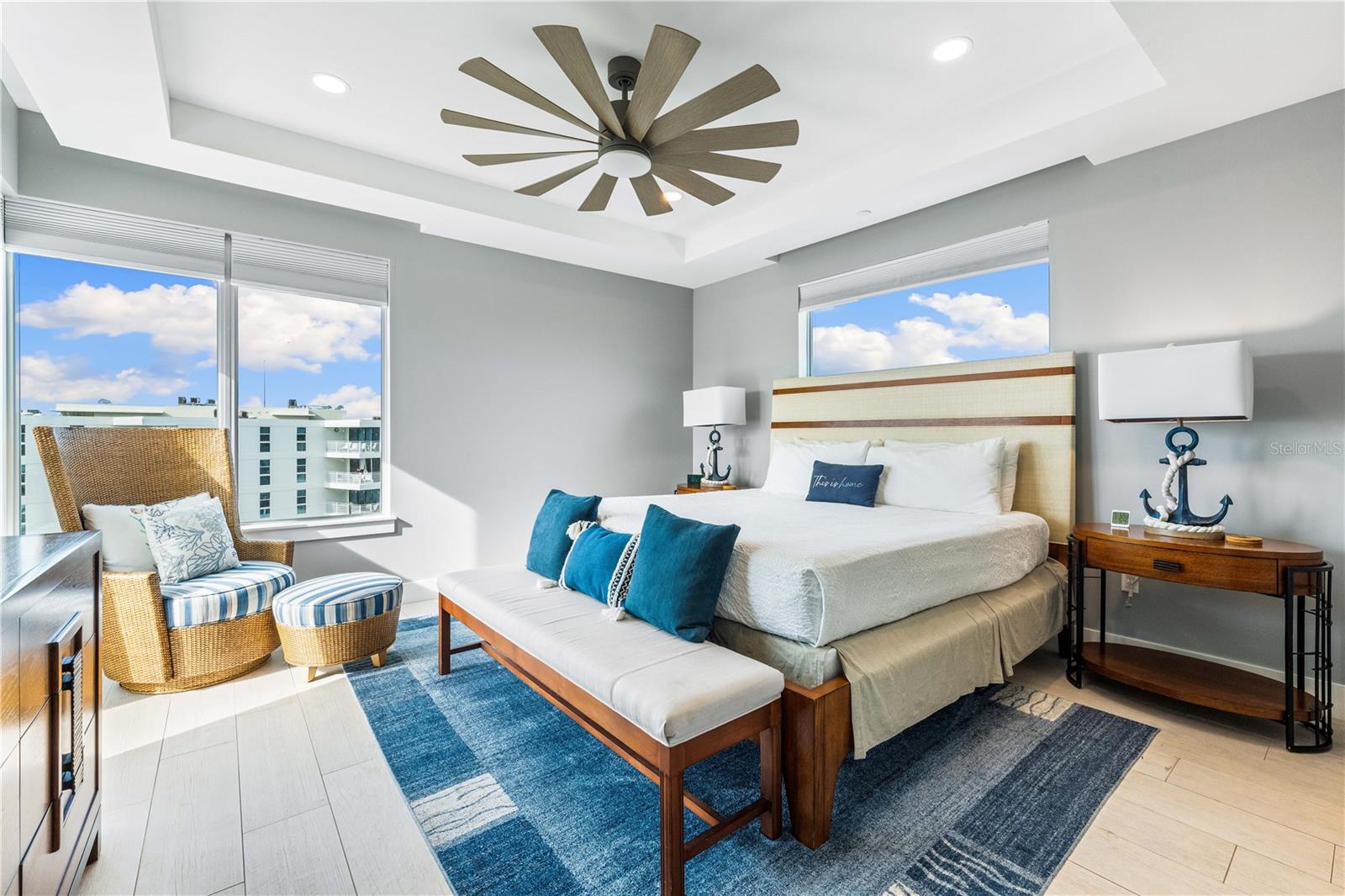 BEACH HOUSE RESIDENCES - Residential