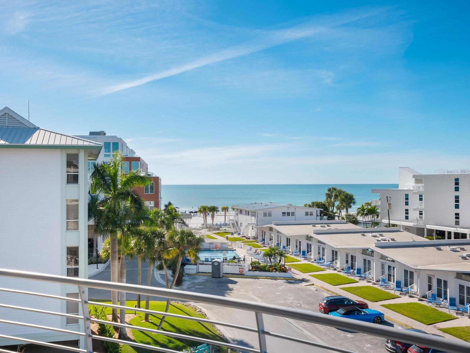 BEACH HOUSE RESIDENCES - Residential