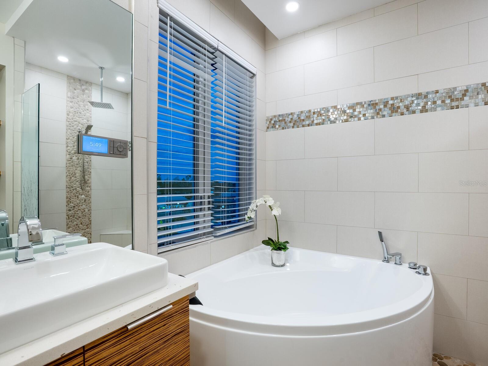 BEACH HOUSE RESIDENCES - Residential