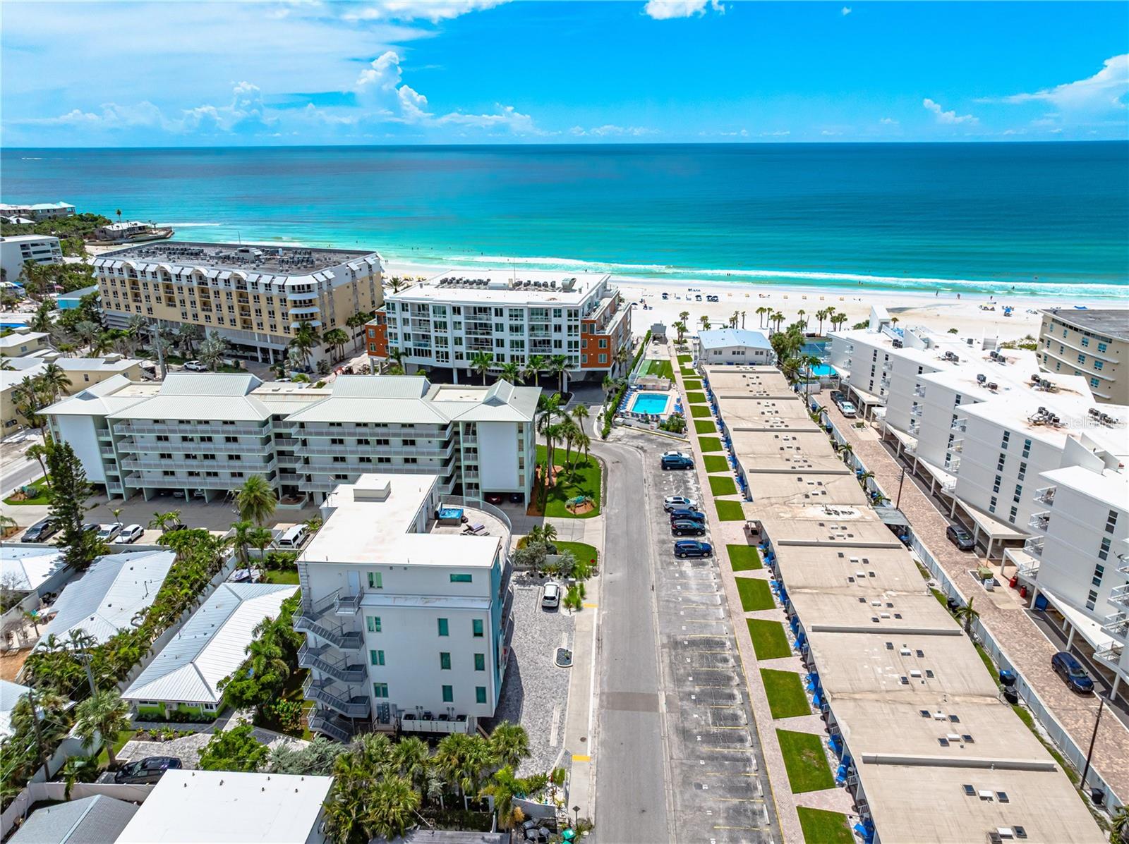 BEACH HOUSE RESIDENCES - Residential