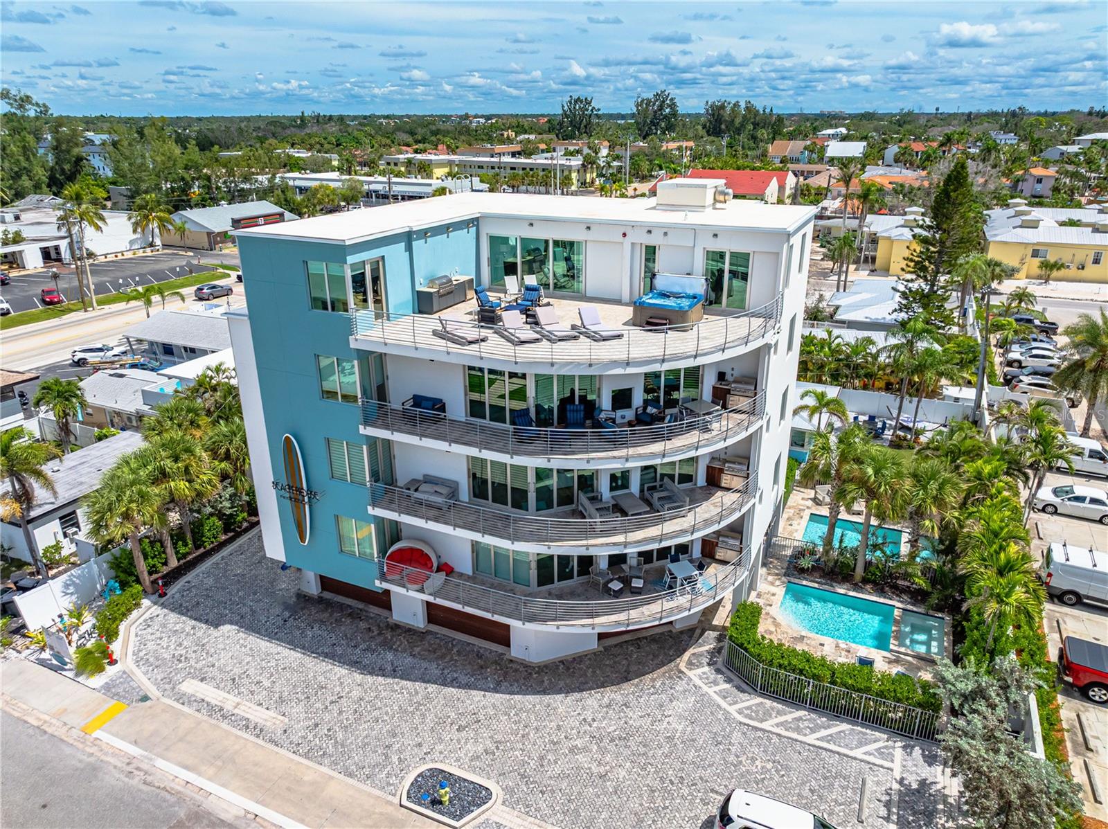 BEACH HOUSE RESIDENCES - Residential