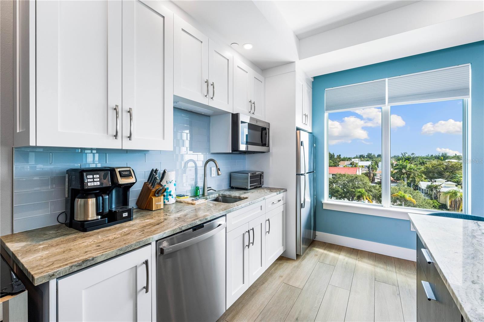 BEACH HOUSE RESIDENCES - Residential