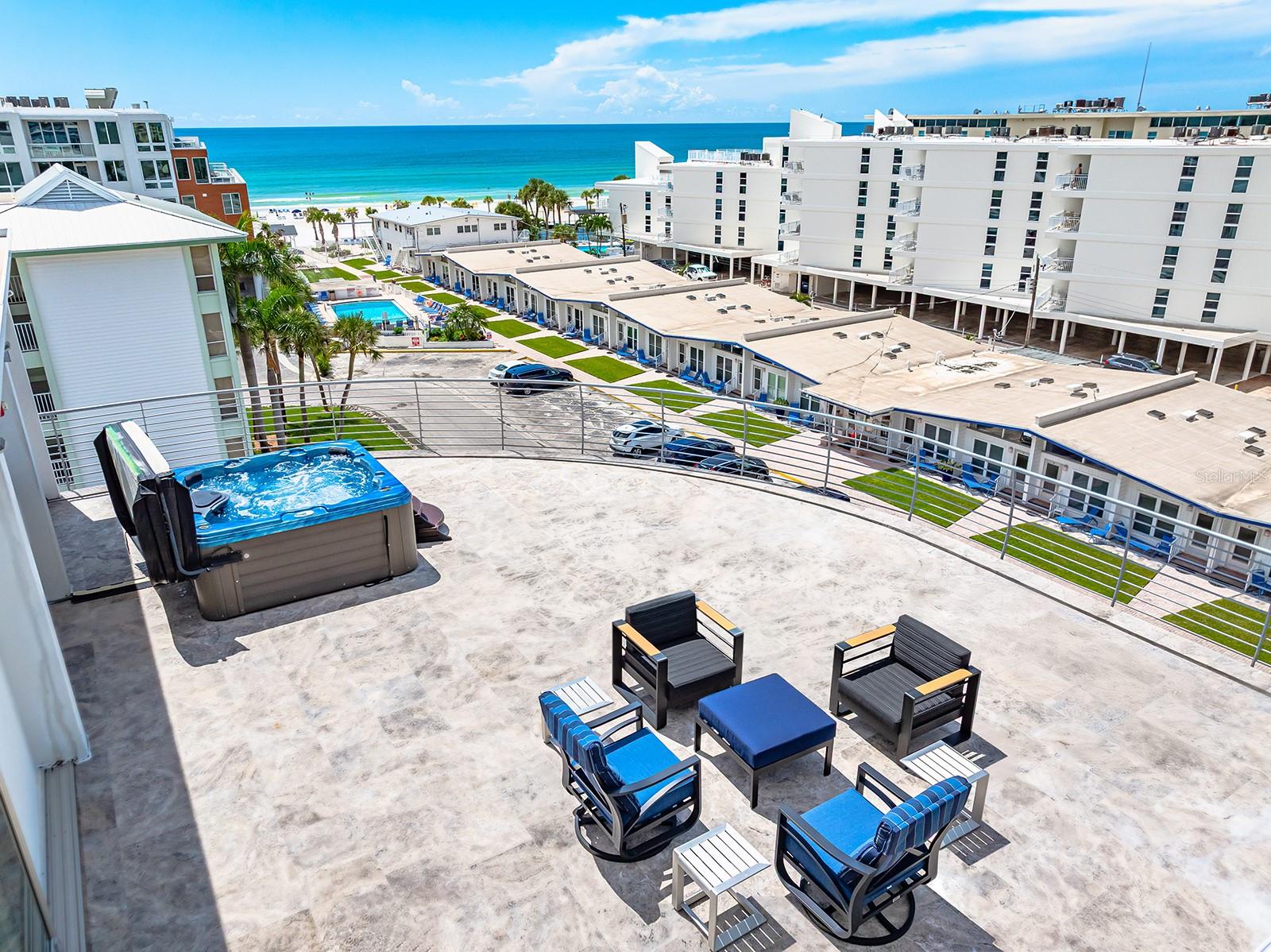 BEACH HOUSE RESIDENCES - Residential