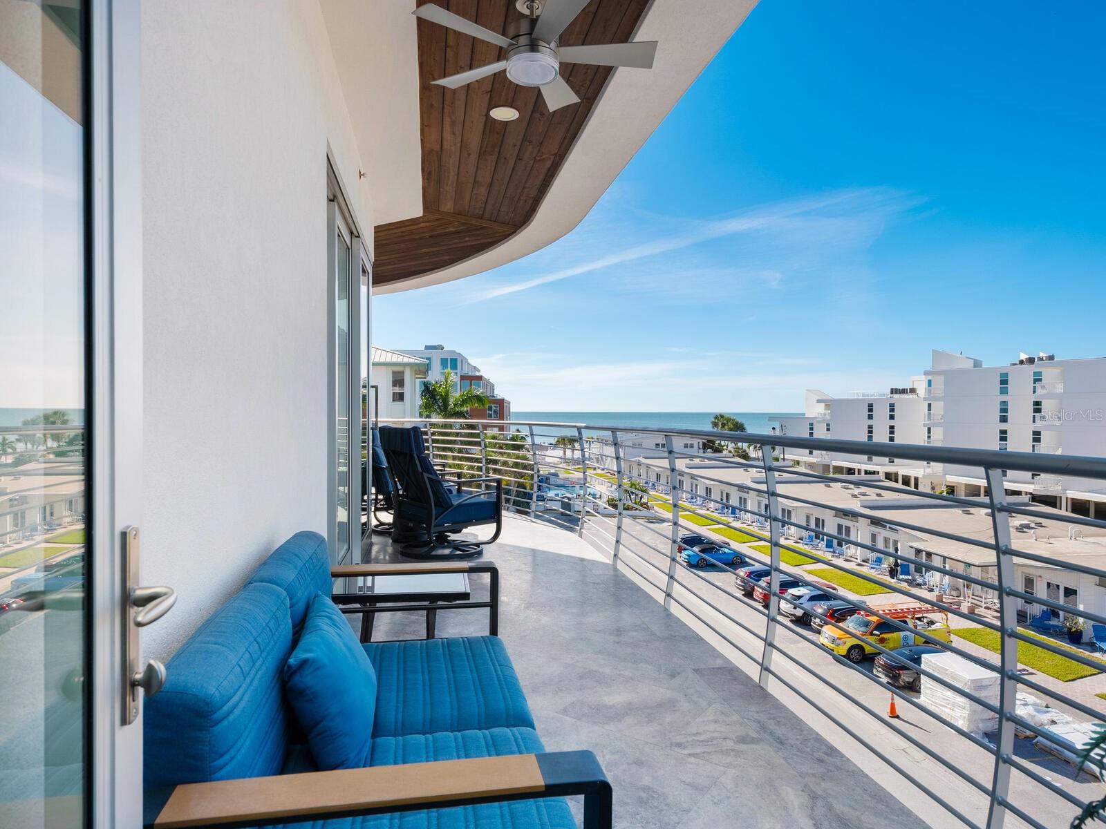 BEACH HOUSE RESIDENCES - Residential