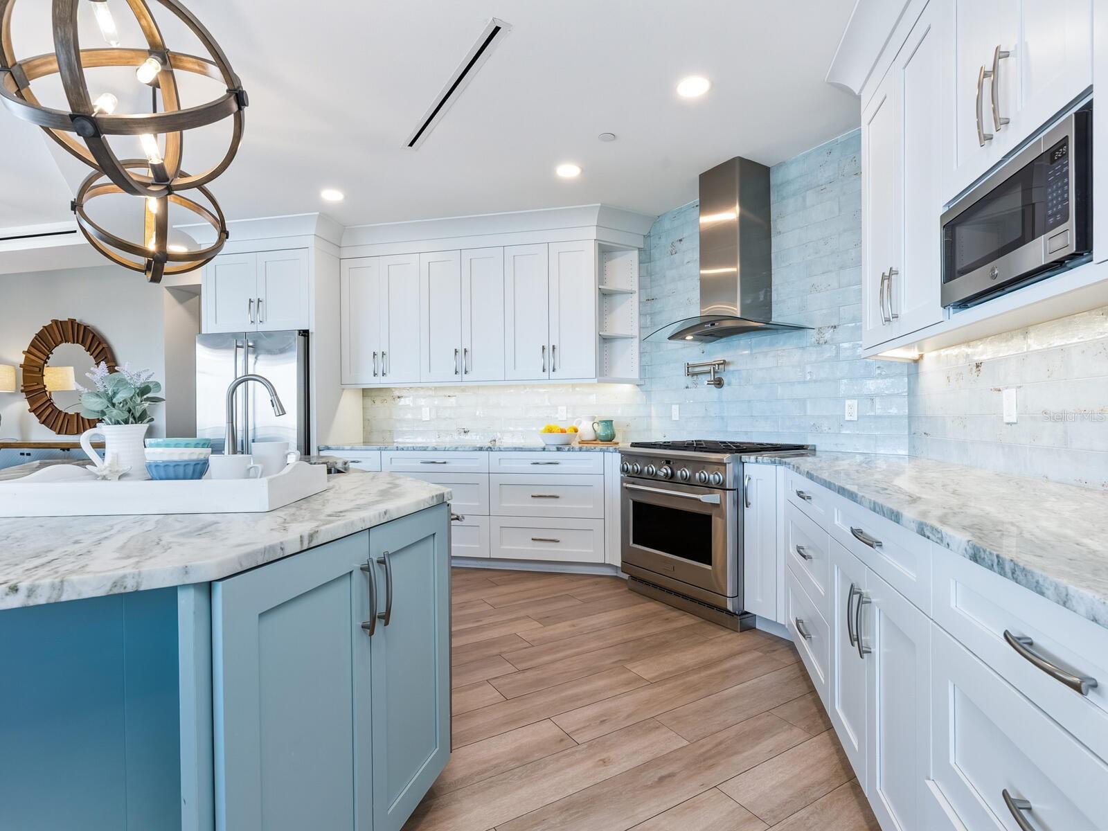 BEACH HOUSE RESIDENCES - Residential