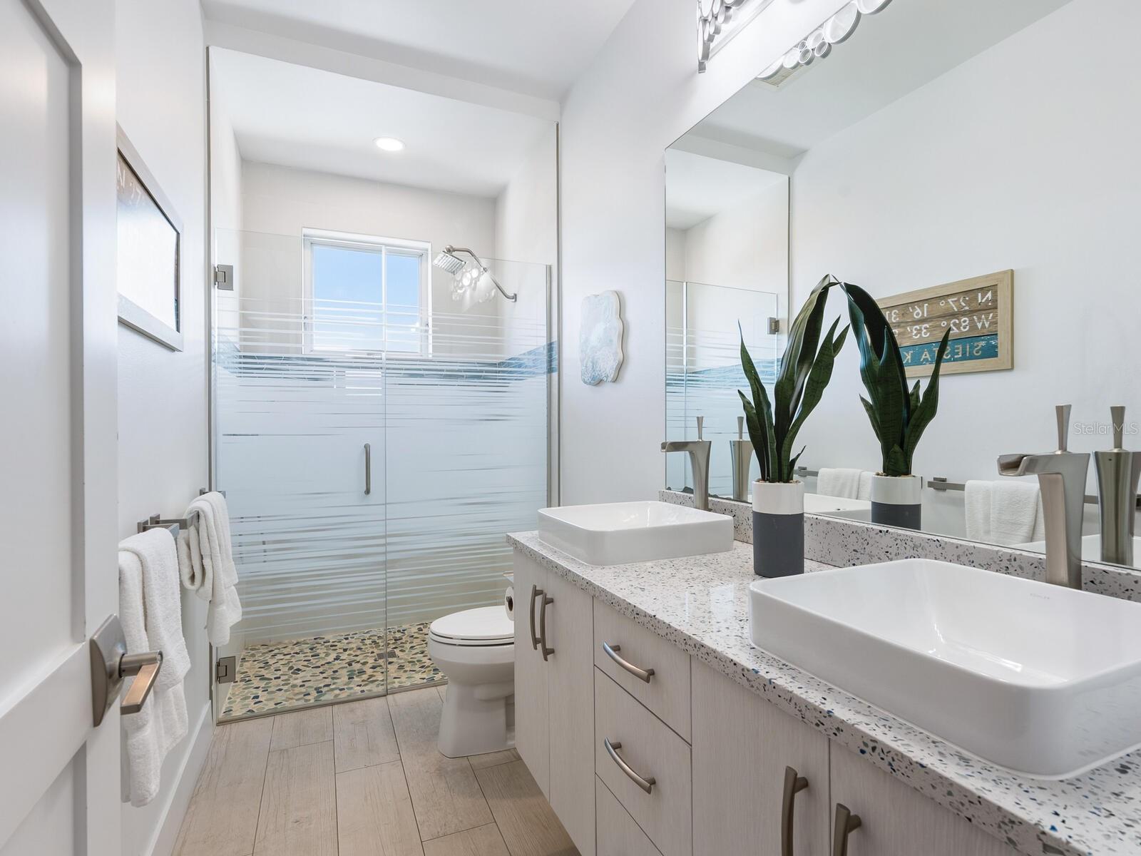 BEACH HOUSE RESIDENCES - Residential