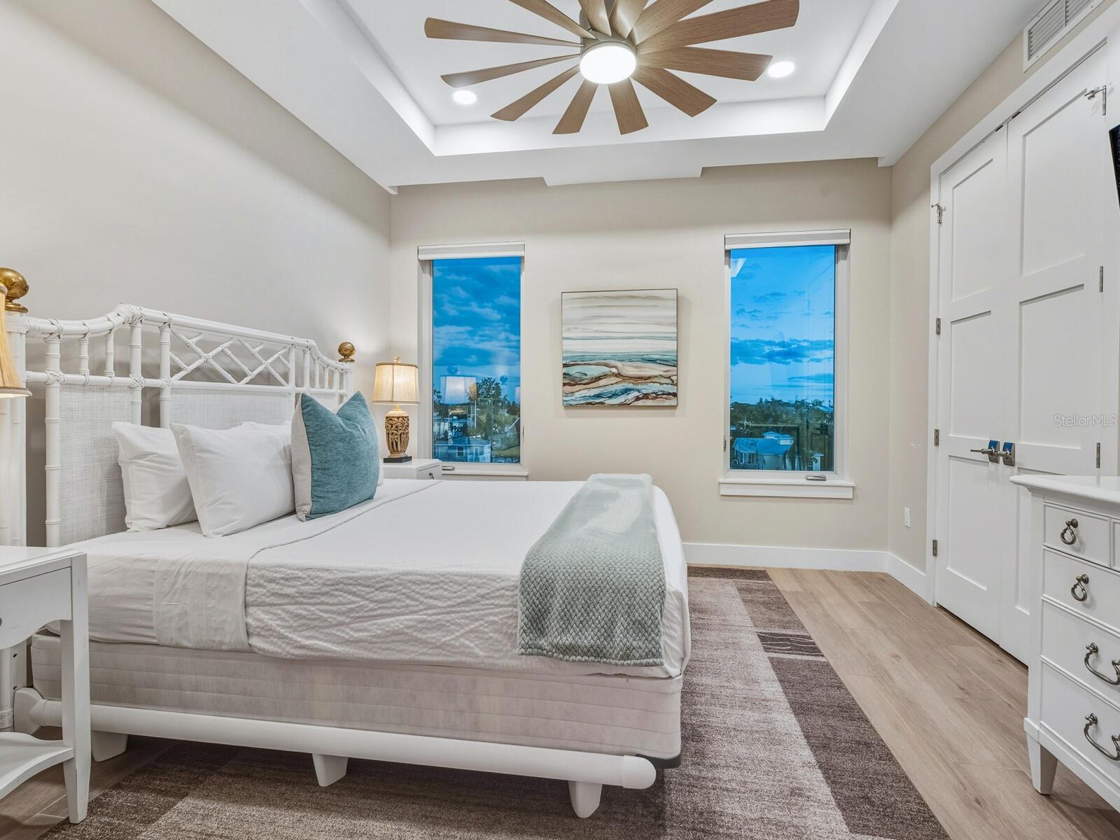 BEACH HOUSE RESIDENCES - Residential