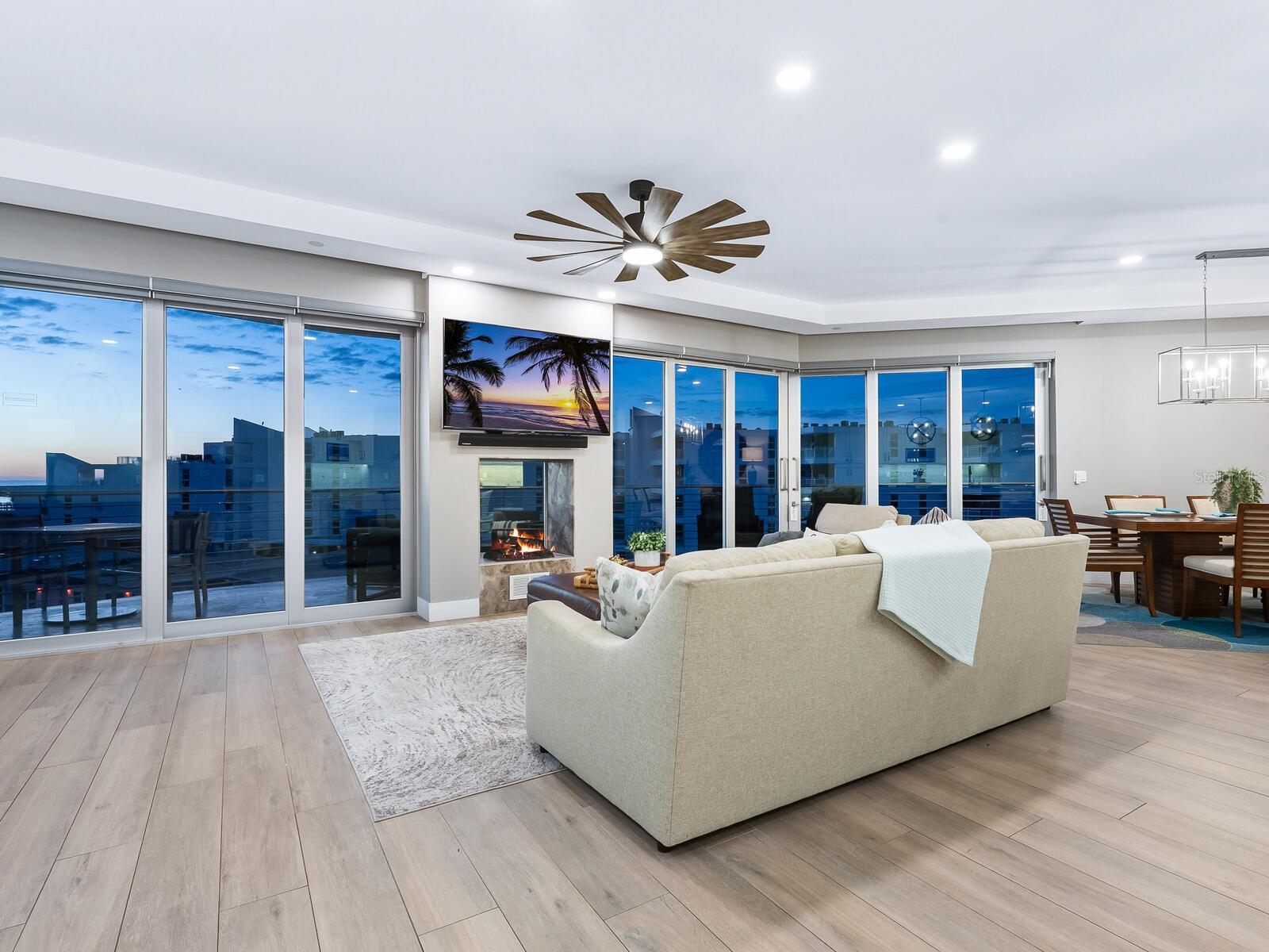 BEACH HOUSE RESIDENCES - Residential