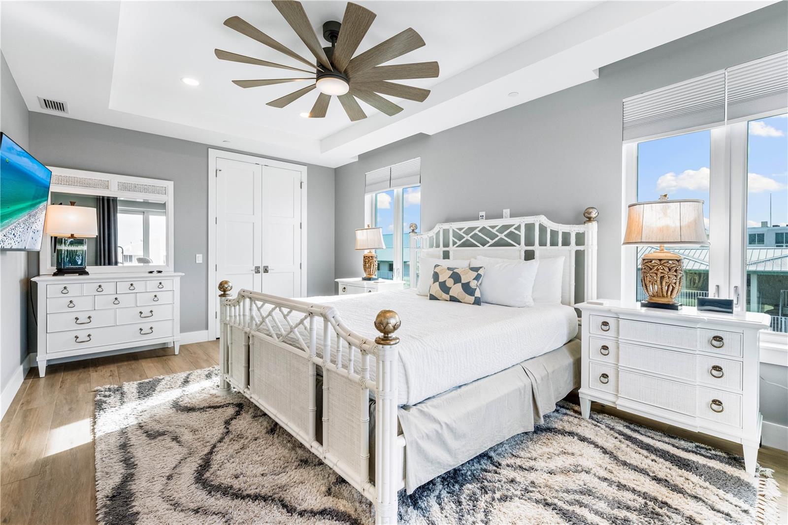 BEACH HOUSE RESIDENCES - Residential