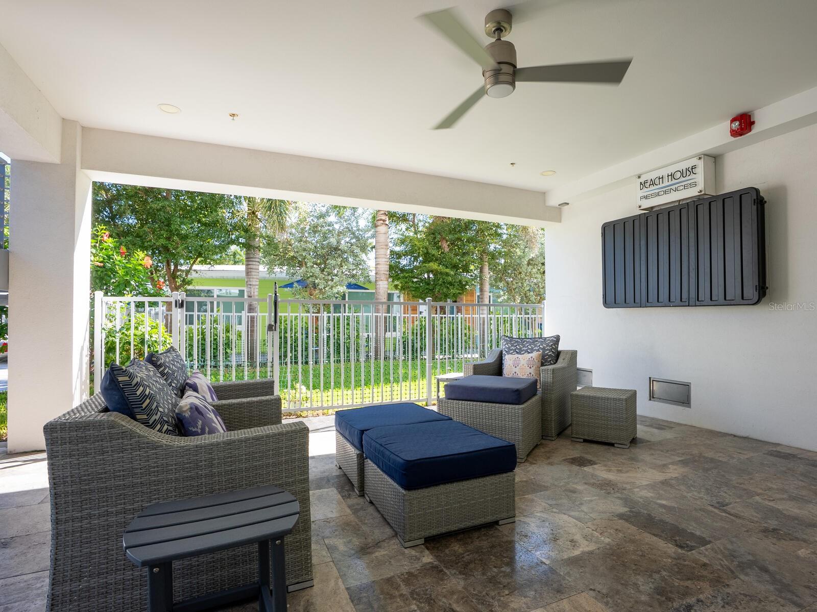 BEACH HOUSE RESIDENCES - Residential