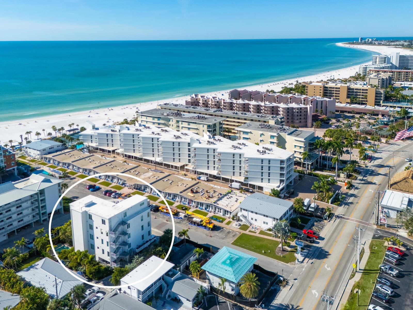 BEACH HOUSE RESIDENCES - Residential