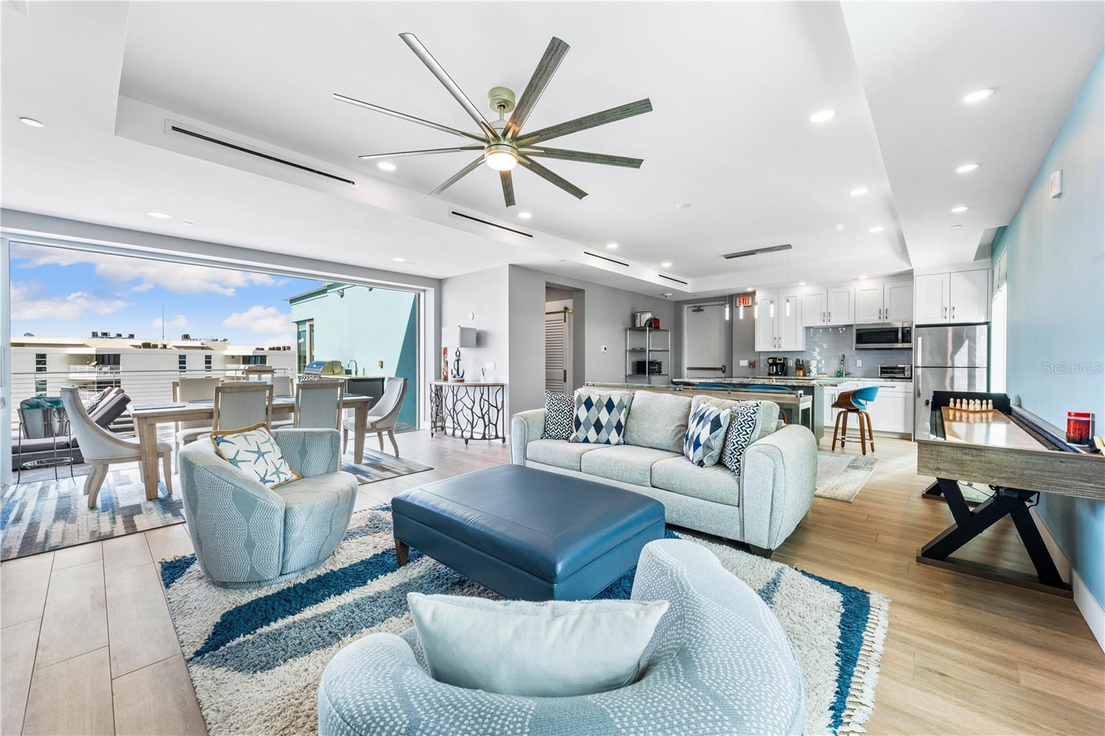 BEACH HOUSE RESIDENCES - Residential