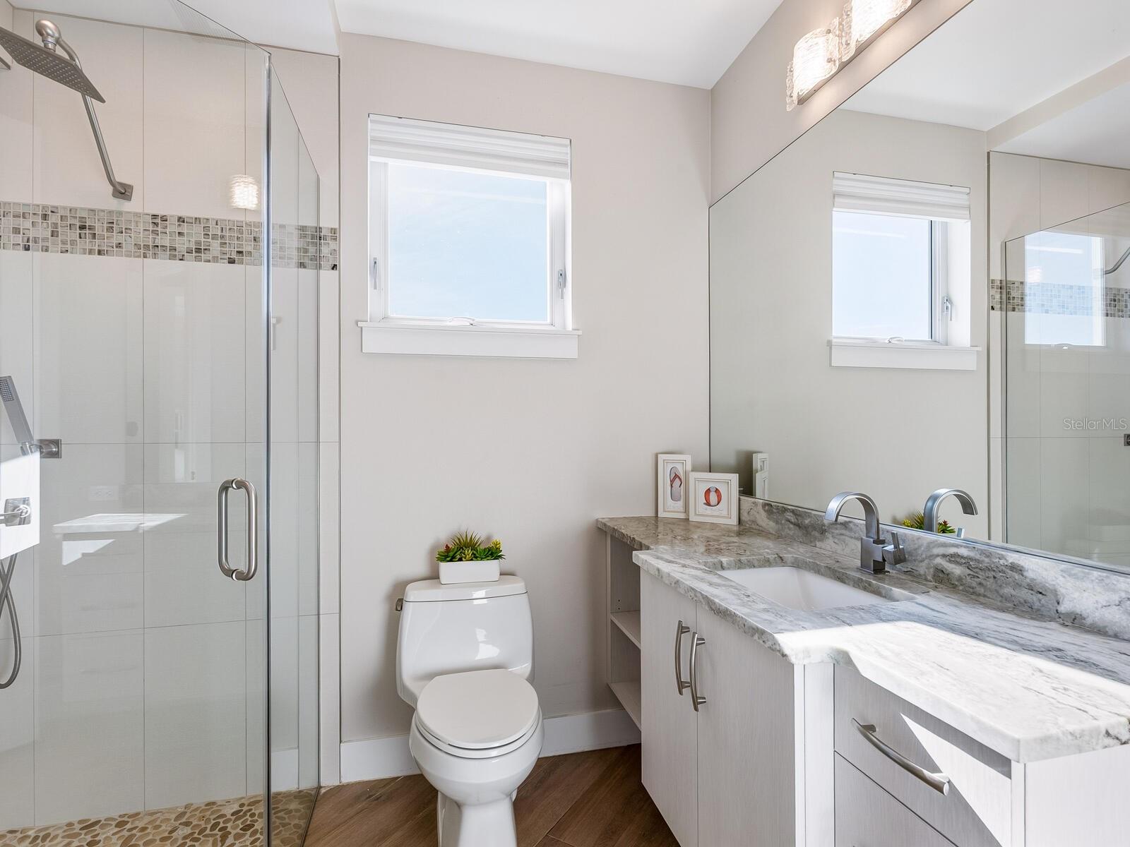 BEACH HOUSE RESIDENCES - Residential