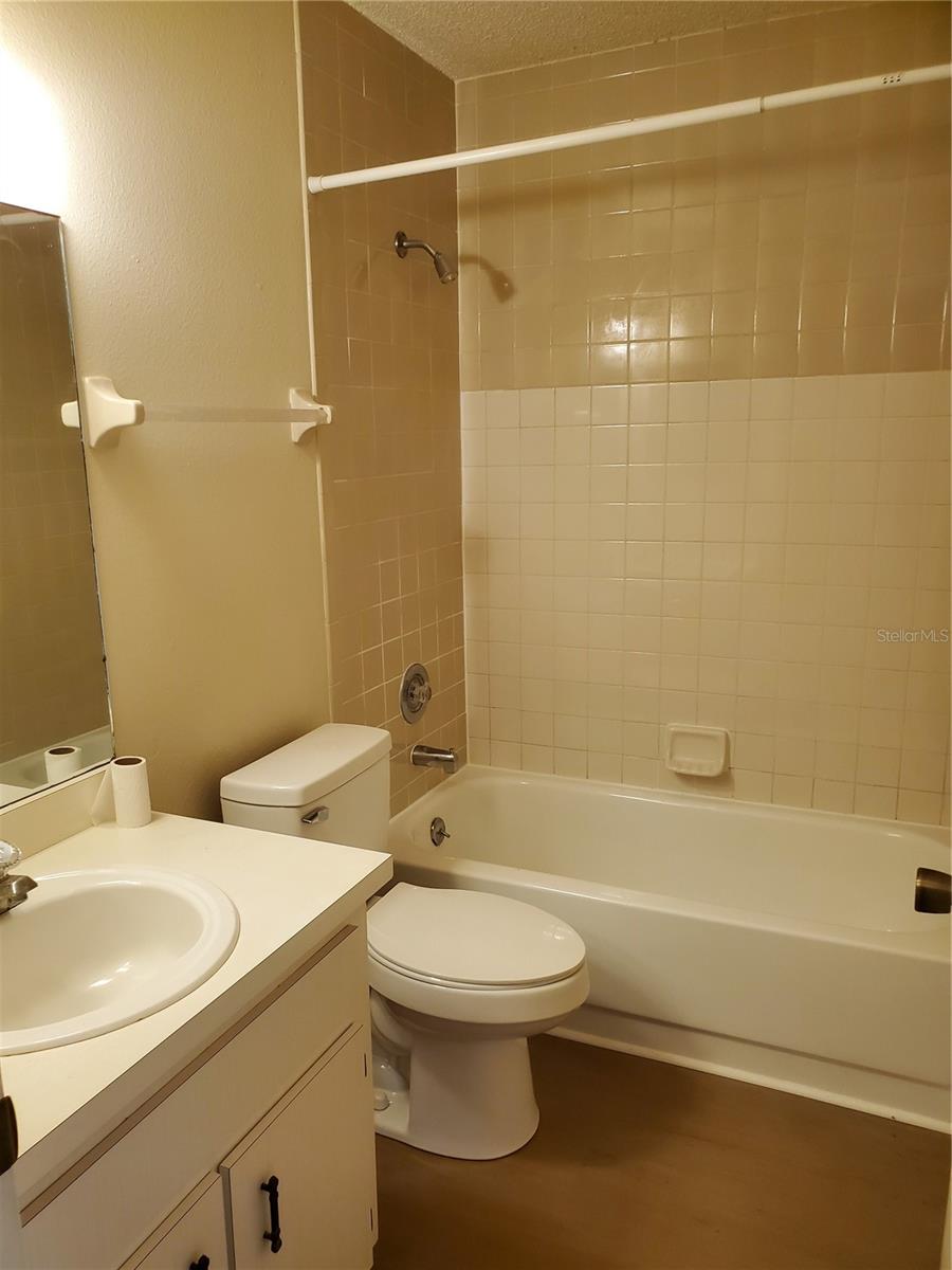 GREENFIELDS UN I - Residential Lease