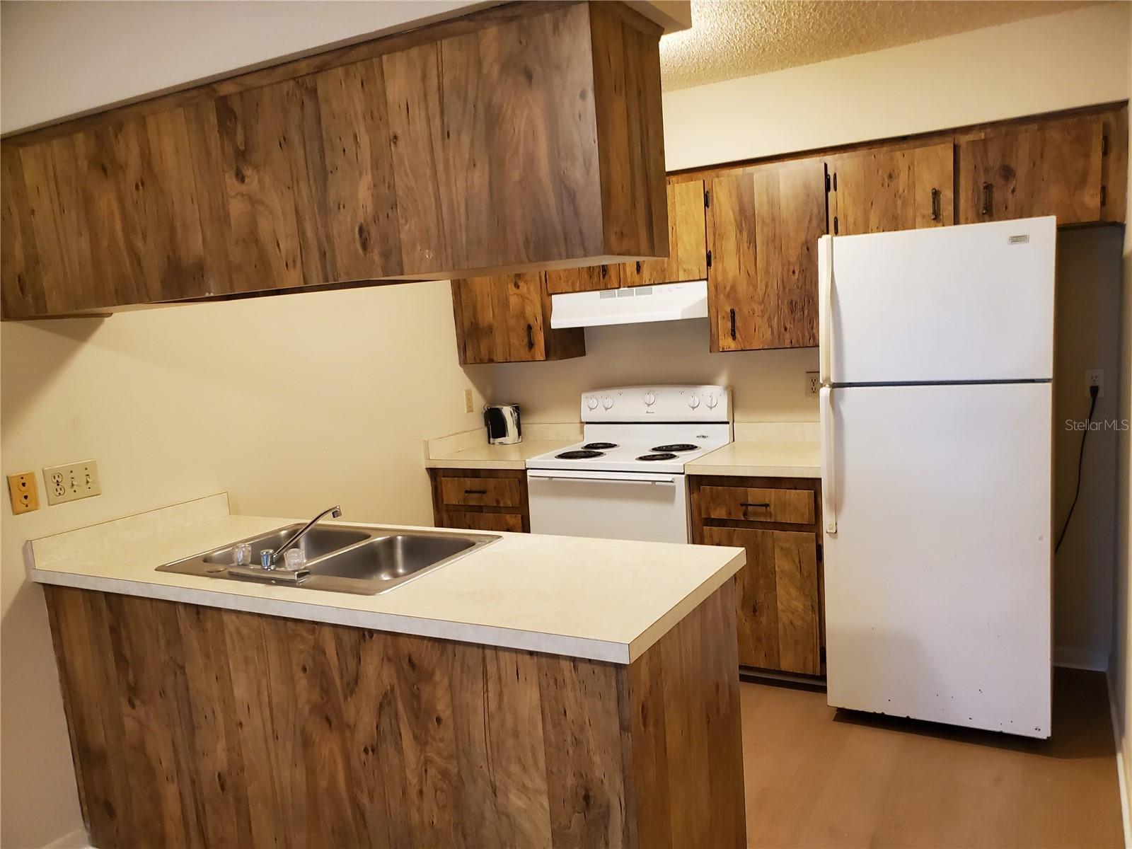 GREENFIELDS UN I - Residential Lease