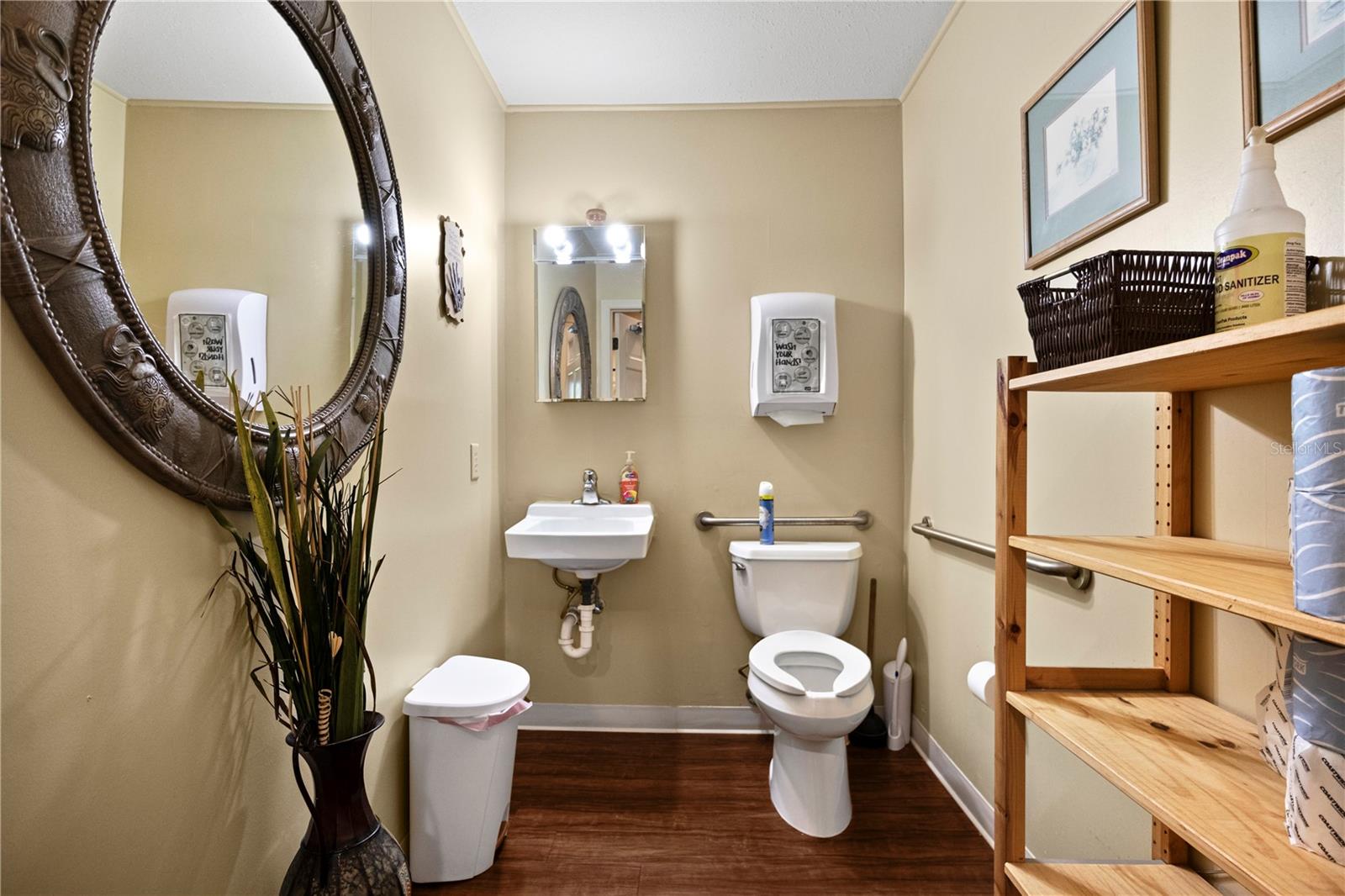 LAMBRECHTS REP - Commercial Sale