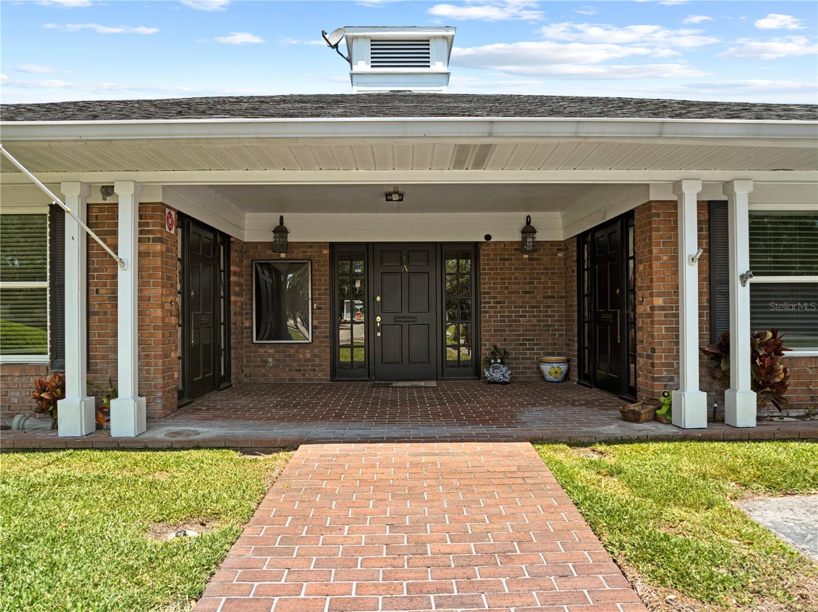 LAMBRECHTS REP - Commercial Sale