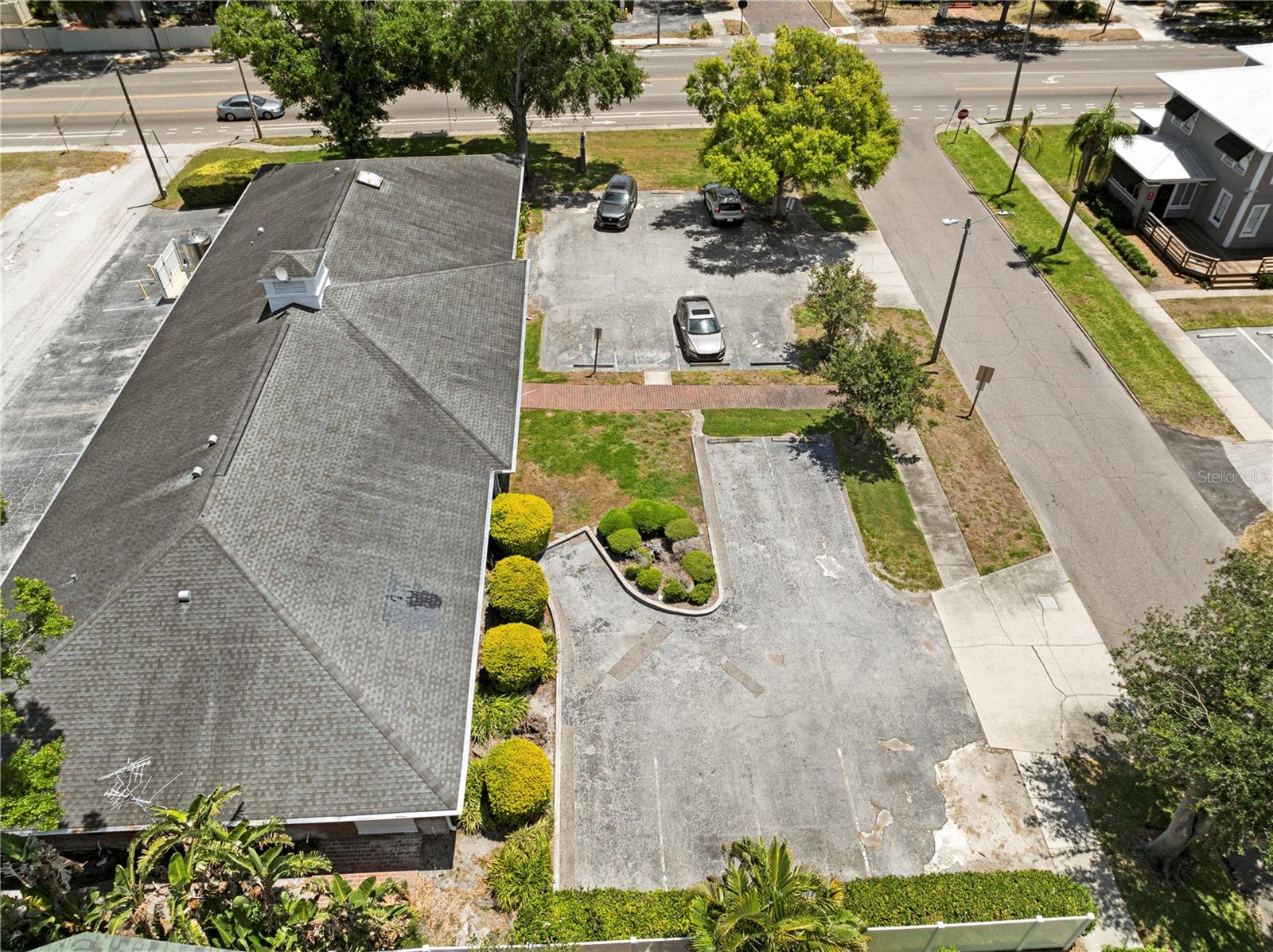 LAMBRECHTS REP - Commercial Sale