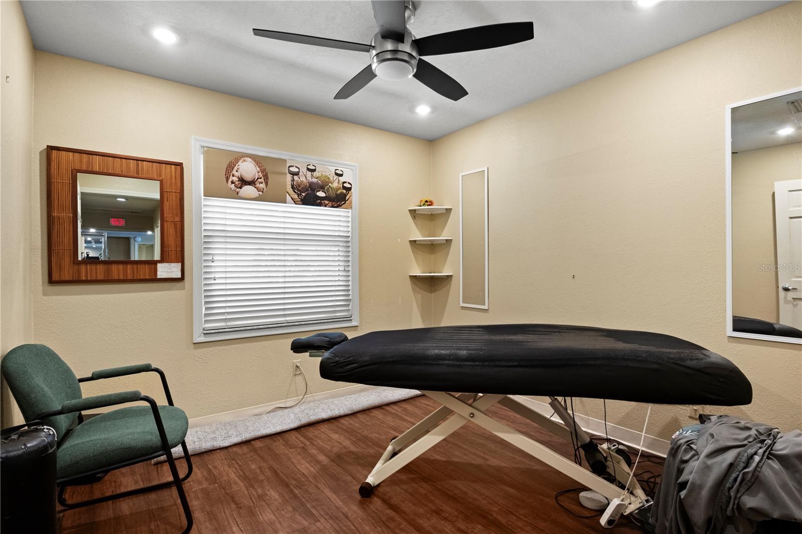 LAMBRECHTS REP - Commercial Sale