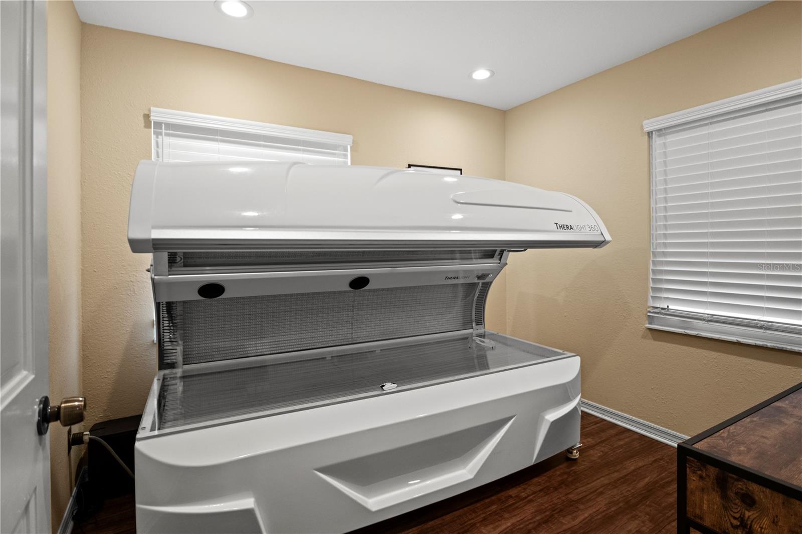 LAMBRECHTS REP - Commercial Sale