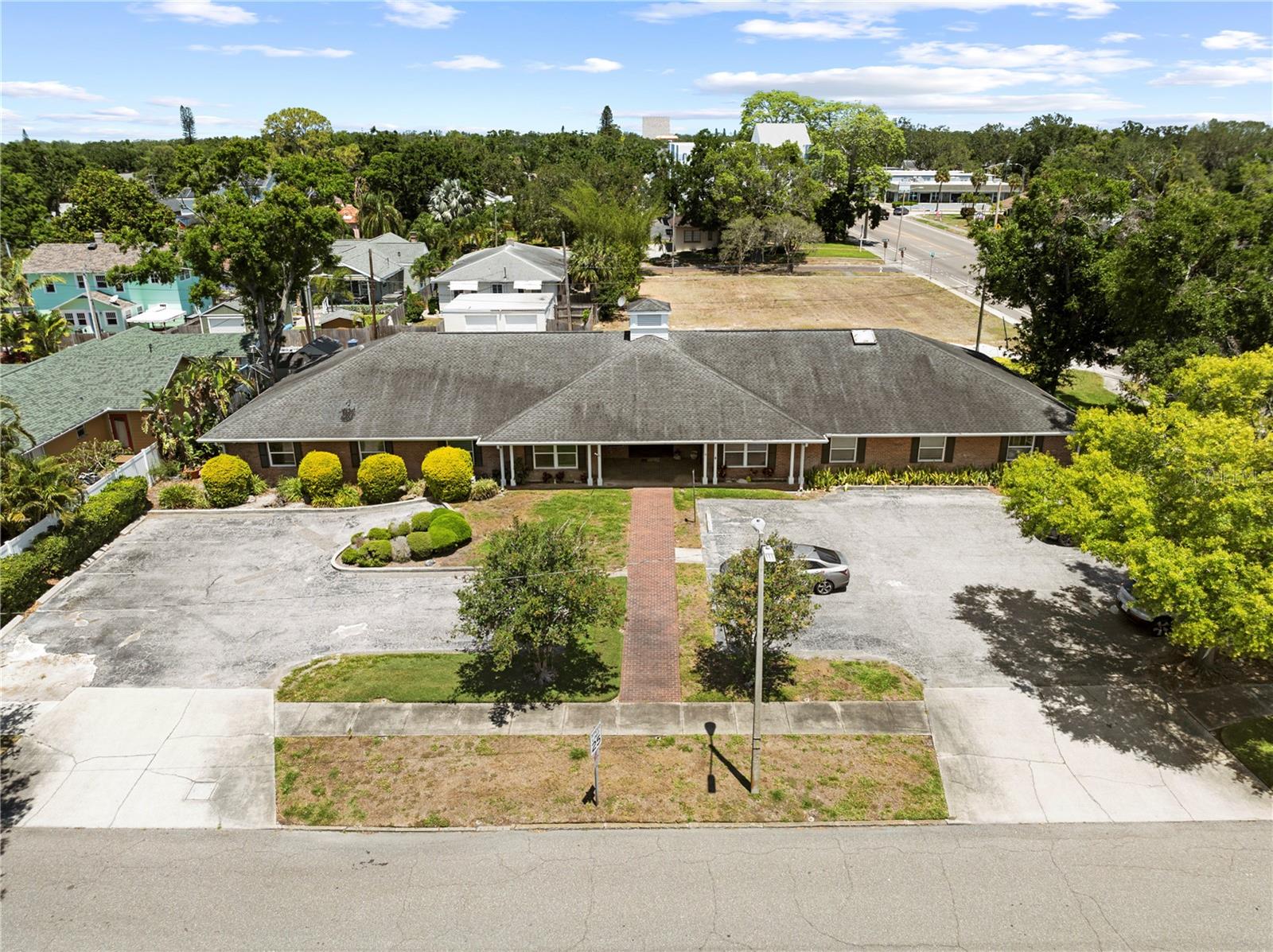 LAMBRECHTS REP - Commercial Sale