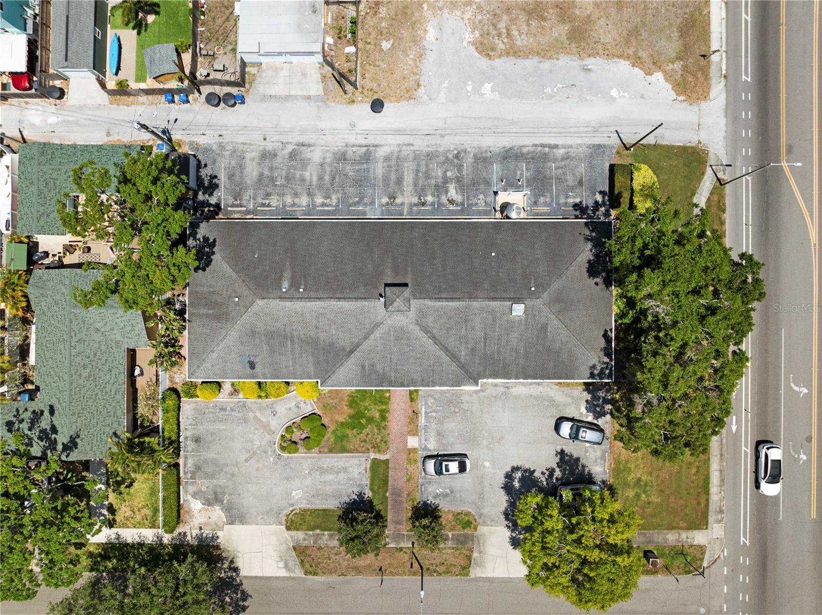 LAMBRECHTS REP - Commercial Sale