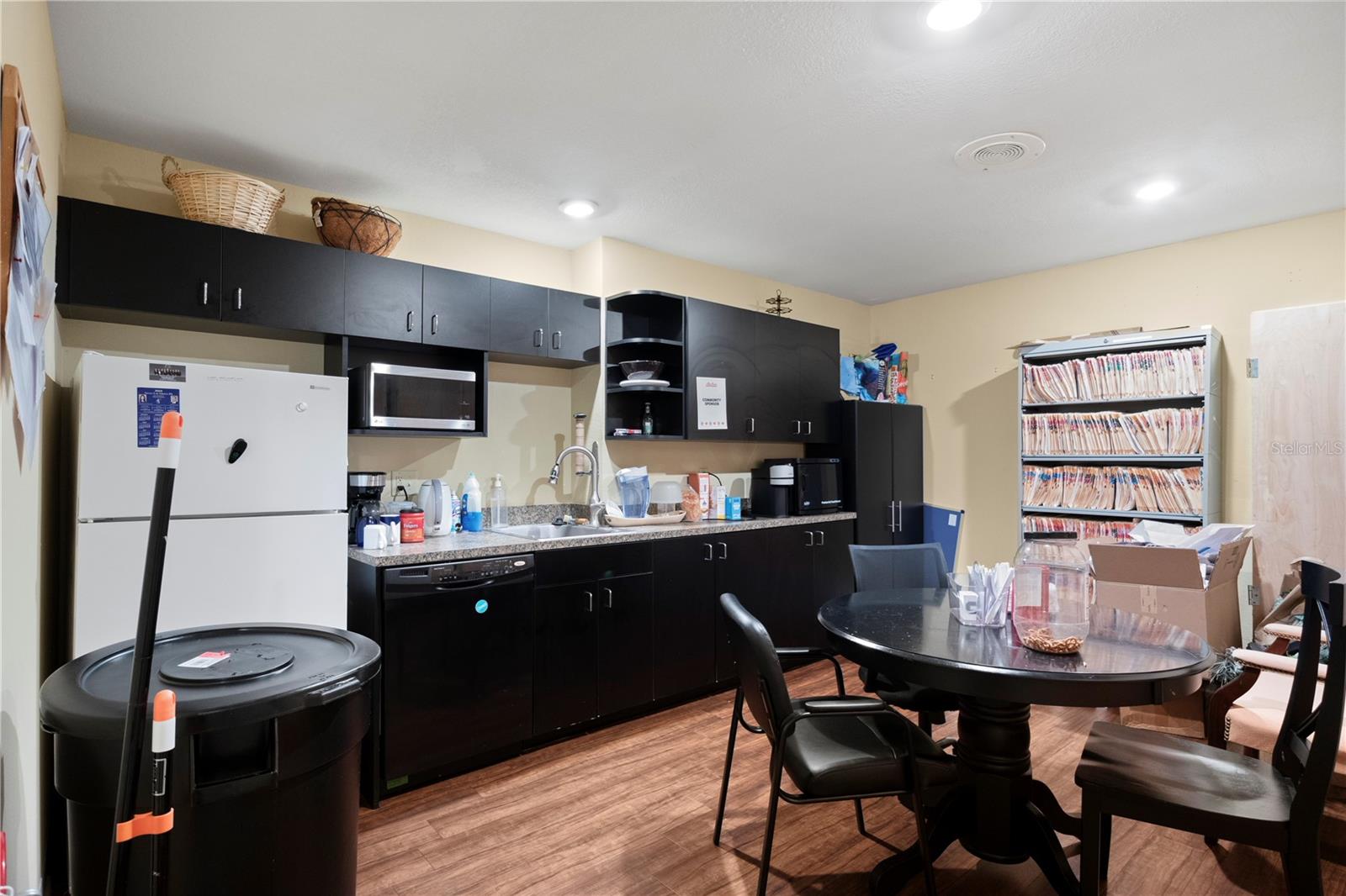 LAMBRECHTS REP - Commercial Sale