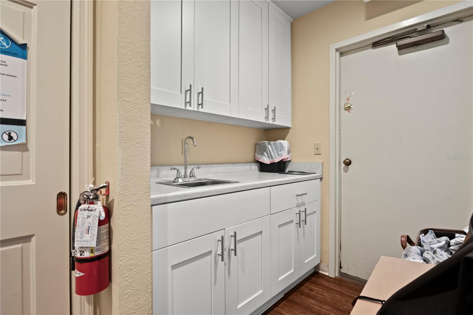 LAMBRECHTS REP - Commercial Sale