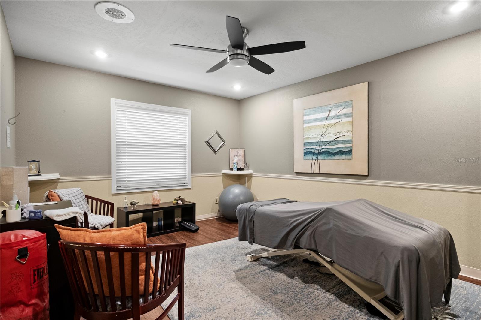 LAMBRECHTS REP - Commercial Sale