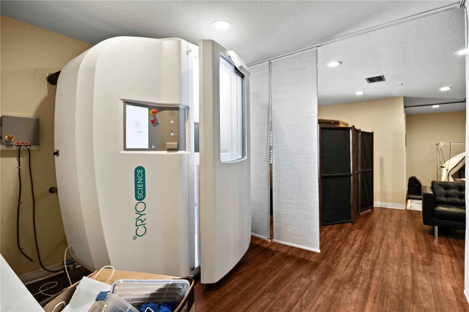 LAMBRECHTS REP - Commercial Sale