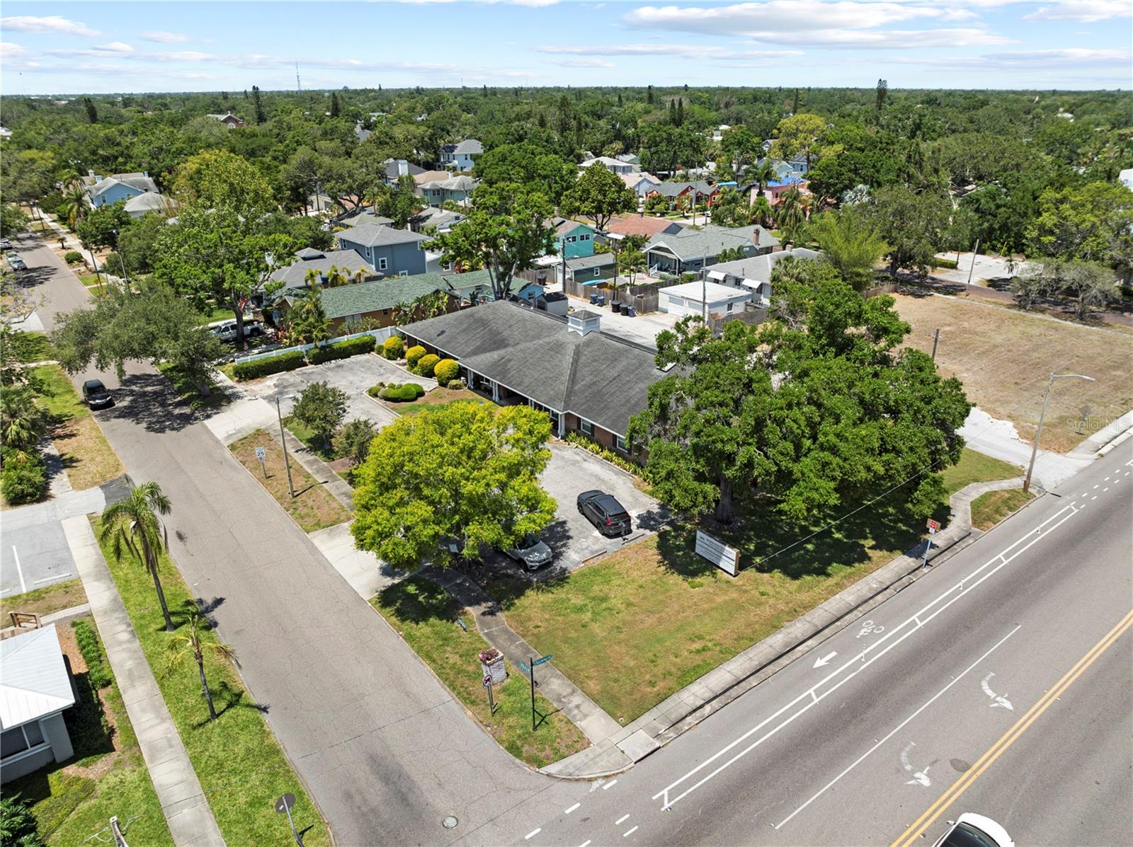 LAMBRECHTS REP - Commercial Sale