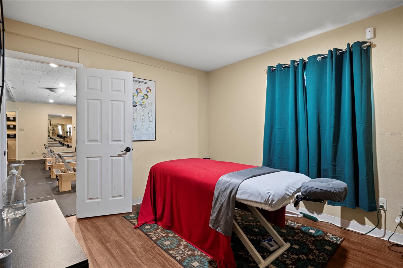 LAMBRECHTS REP - Commercial Sale